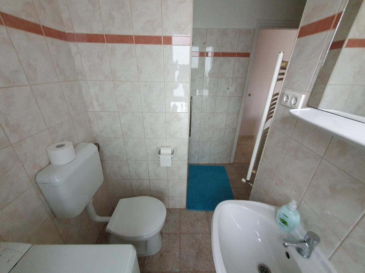 Nyil Apartman Wellnes Дебрецен Экстерьер фото