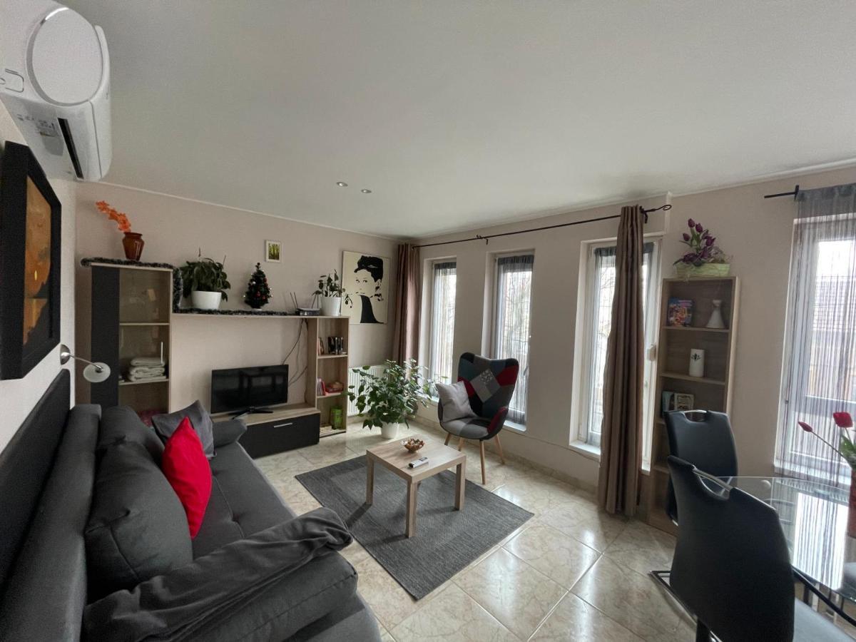 Nyil Apartman Wellnes Дебрецен Экстерьер фото