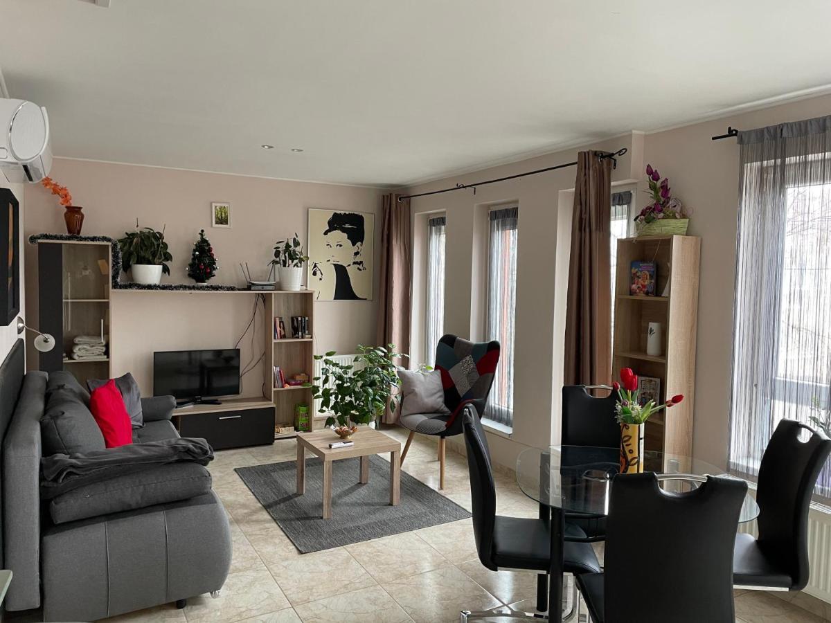 Nyil Apartman Wellnes Дебрецен Экстерьер фото