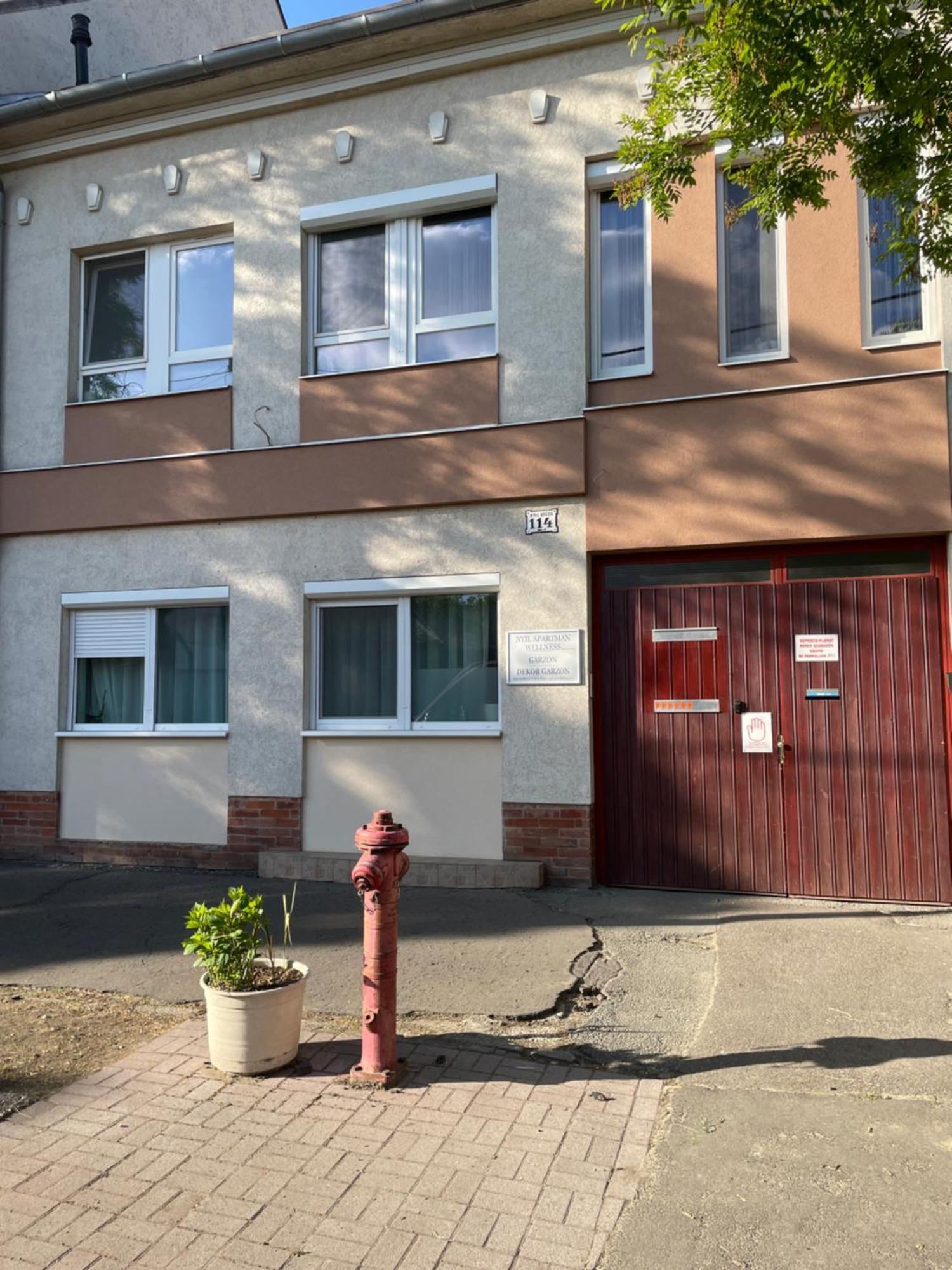 Nyil Apartman Wellnes Дебрецен Экстерьер фото